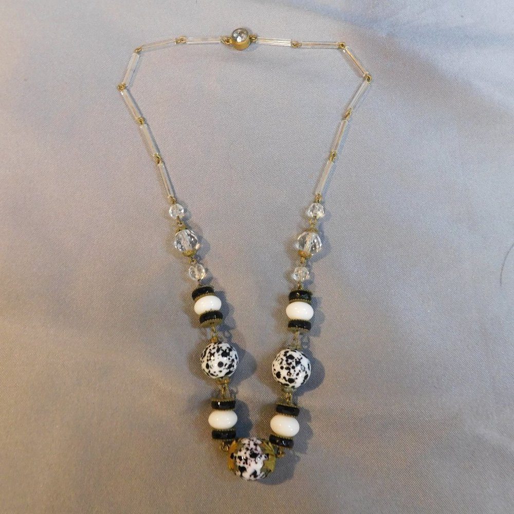 ART DECO GLASS BEADED NECKLACE MADE IN CZECHOSLOVAKIA~16 1/8"
